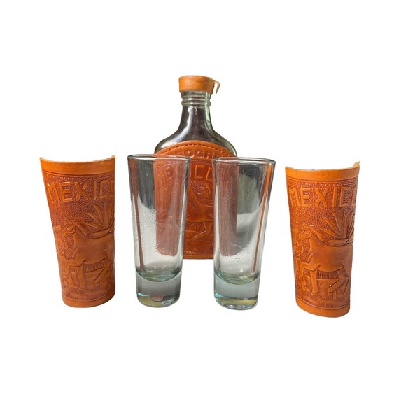 Mexico N. Progreso Hand Tooled Leather Flask Bottle And Two Shot Glasses - Picture 8 of 12